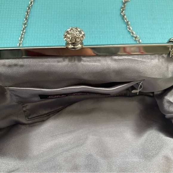 Lulu Townsend Clutch Silver Front sequins with decorative clasp. 10”x 5” - Picture 5 of 10